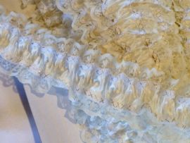 Garter Lace with Gold Stitch