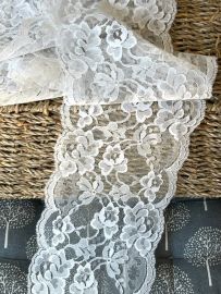 130mm Floral Rose Lace (5 metres)