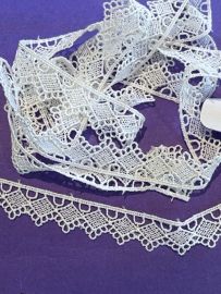 12mm Little Scallop Guipure Lace (Ivory)