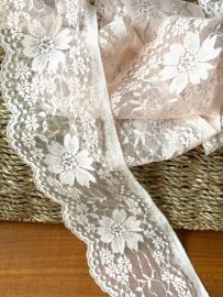 105mm Pink Champagne Lace (5 metres)