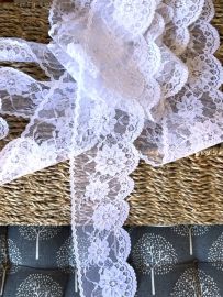 60mm Rosey Lace (10 metres)