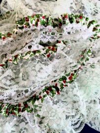 Christmas Holly Variegated Doll Lace (4metres)